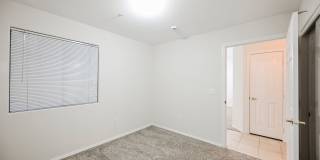 Gated Community townhome, with private garage Gallery 46
