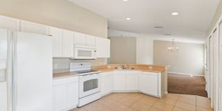 Spacious 3BR Townhome in Fort Myers Gallery 6