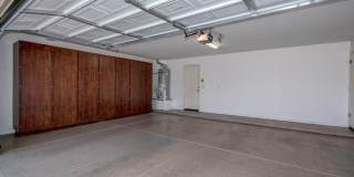 Stunning 4BR House in Phoenix with sparkling pool, resort style backyard and solar panles Gallery 21