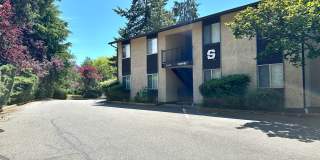 2Bd/1Ba Kirkland Condo Gallery 1
