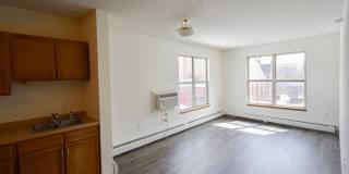 Lyons Court - Senior Living Gallery 8