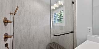 Bright & Spacious - 2BR Condo in Seattle Gallery 27
