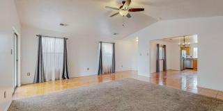 NORTH WEST 3/BD 2/BA 2/CG House Gallery 7