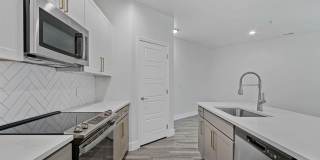 The Maxwell at Highland Creek Gallery 21