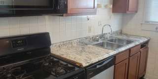 5 Bedroom House - Walking distance from Central Campus Gallery 11