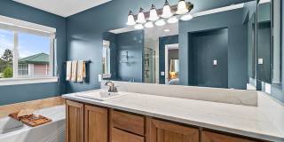 4Bd/2.5Ba Renton Townhome Gallery 26