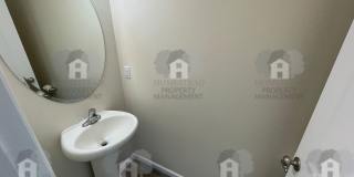 Welcome home! Outstanding Salem location! Gallery 4