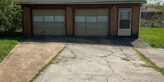 A quaint three bedroom one bath single family house in Lakewood Manor Subdivision Gallery 17