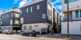 ROOFTOP DECK + spacious END UNIT townhome in Berkeley Neighborhood! Gallery 1