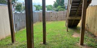 Spacious Townhome Close To EVERYTHING Gallery 19