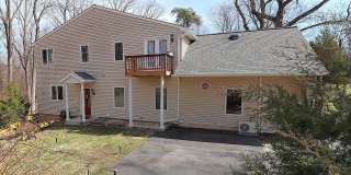 118 QUAINT ACRES Drive Gallery 2