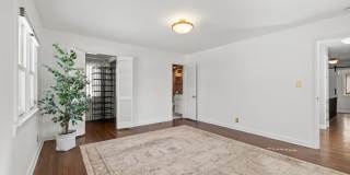 Beautiful Arlington Home South of Lane Gallery 25