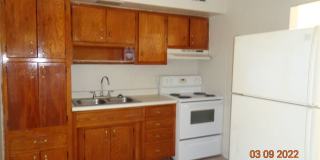 2 Bed/ 1.5 Bath Home with Bonus Room Gallery 4