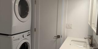 Fully Remodeled 3 Bedroom/ 2 Bathroom Duplex w/ Modern Finishes & Private Yard! Gallery 20