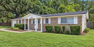 Westside Home in Established Neighborhood Westside Home in Established Neighborhood Gallery 1