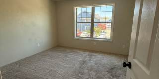 PETS ALLOWED - GREAT UNIT BETWEEN MEDFORD AND CENTRAL POINT AVAILABLE NOW Gallery 17