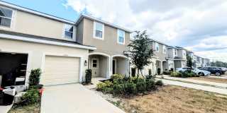 Annual – Unfurnished 3-bed 2-bath townhome in Nokomis Gallery 1