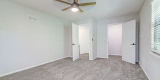 The Arbor Apartments and Townhomes Gallery 13