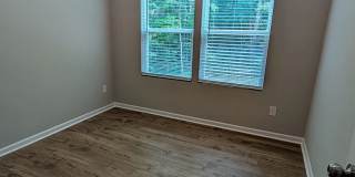 Room in 5 Bedroom Home at Reeves St Gallery 11