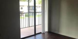 819 NE 199th St Gallery 1