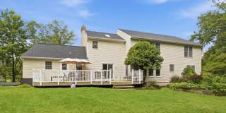 7707 LAKE GLEN Drive Gallery 10