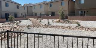 Desert Bluff 4 Bed Home! Gallery 19