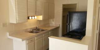 1BD/1BA close to Moana/So. Virginia $1,350 avail immediately Gallery 4