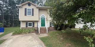 Spacious 3BD, 2BA Durham Home with a Bonus Loft and Office/Den Only 10 Minutes from Downtown Durham Spacious 3BD, 2BA Durham Home with a Bonus Loft and Office/Den Only 10 Minutes from Downtown Durham Gallery 1