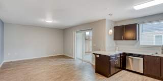 Queen Court Apartments Gallery 37