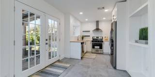 4602 Everest - Spacious 3-2.5 House near the Domain Gallery 7