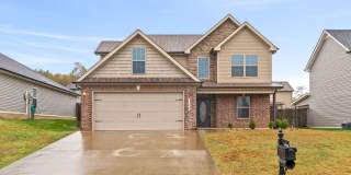 Pet Friendly Three Bedroom in Rossview! Gallery 1