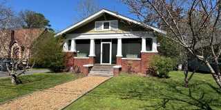 Available Now! 3 Bed 2 Bathroom with a Fenced Yard! Gallery 1