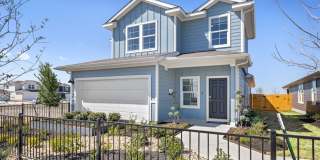 Room in 3 Bedroom Home at Arnold Loop Gallery 1