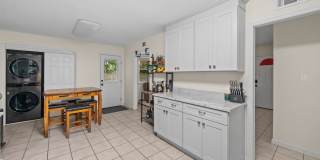 Southside Savannah Gem – 4BR Home in Windsor Forest with Sunroom & Patio Gallery 30