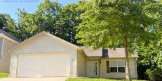 Merriam Woods- 3 Bed 2 Bath Gallery 1