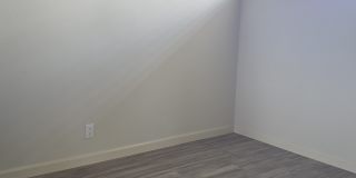2256 Maple Street Gallery 3