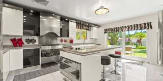 Kahala Oasis: Expansive 6BR Luxury Estate w/ Pool, Spa & Minutes to Beach Gallery 13