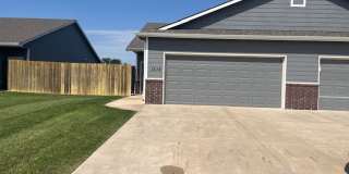 3 Bedroom 2 Bath Duplex Located in Andover Gallery 1