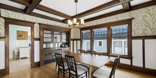 Spacious Ravenna Craftsman! Gallery 19