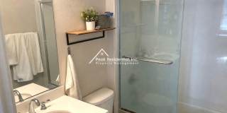 Beautifully Updated 1bd/1ba Land Park Area Condo with 1 Car Garage! Gallery 11