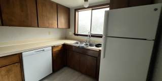 4Plex 2bed x 1.5bath unit in Seattle, minutes away from major highways. Gallery 12