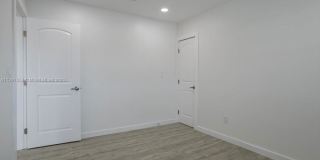 7871 Hope Street Gallery 21