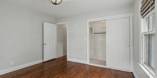 1923 North Broadway Avenue Gallery 24