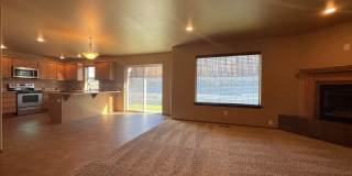 Beautiful Home available Now Gallery 6