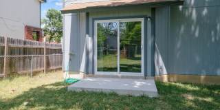 12811 HUNTING BEAR Gallery 26