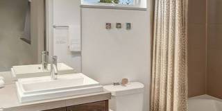 Spacious West Seattle Townhome With Rooftop Deck and Waterviews!! Gallery 15