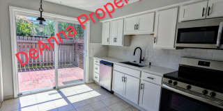 Avon -Townhouse 2 bedrooms 1.5 Baths Gallery 5