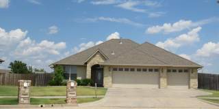 Fantastic home located in Eisenhower Village Gallery 1