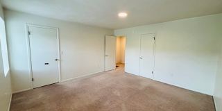 2 Bedroom, 1.5 Bath Townhouse Gallery 15