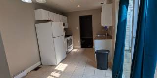 Southside Flats 3 bedroom! Central AC! Washer and Dryer Included! Available 8/21 Gallery 7